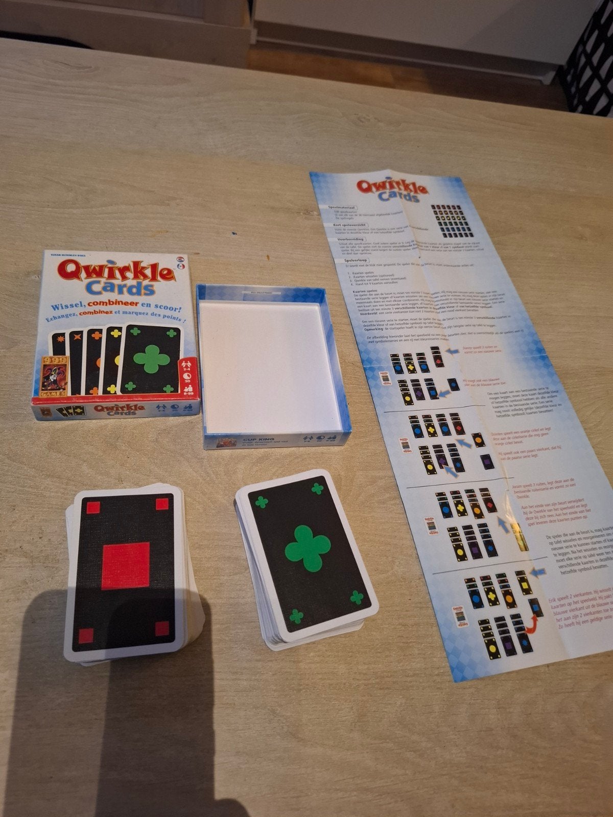 Qwirkle Cards - Wissel, combineer en scoor!, 999 Games BV, Postbus 111, 1300 AC Almere, Nederland, Info@999games.nl, Ophalen of Verzenden