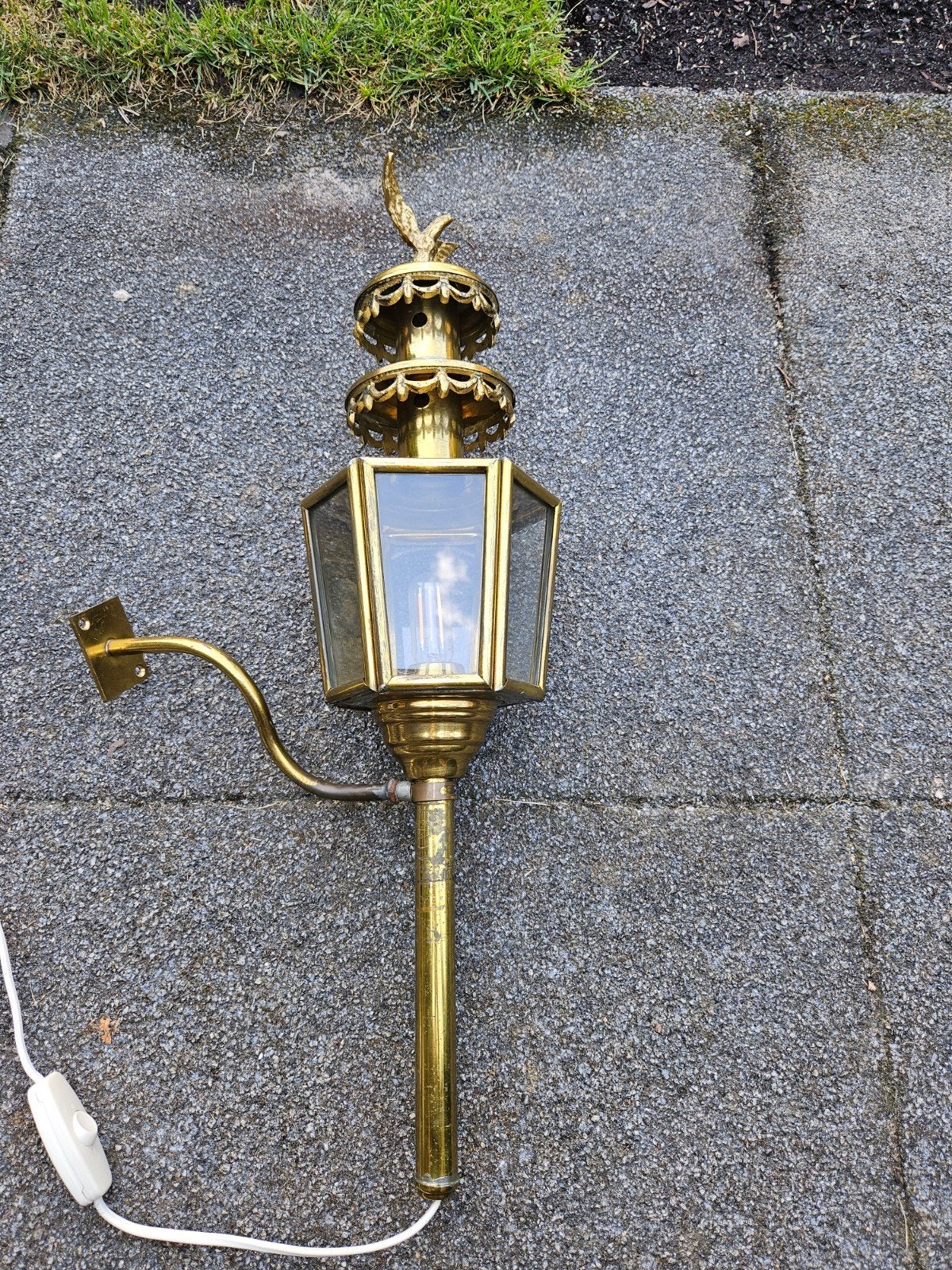 Antieke koperen koetsiers  wandlamp met adelaar, Antiek en Kunst, Antiek | Lampen, Ophalen of Verzenden
