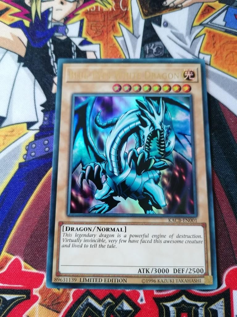 Blue-Eyes White Dragon - Ultra Rare KACB - Yu-Gi-Oh, Hobby en Vrije tijd, Verzamelkaartspellen | Yu-gi-Oh!, Ophalen of Verzenden