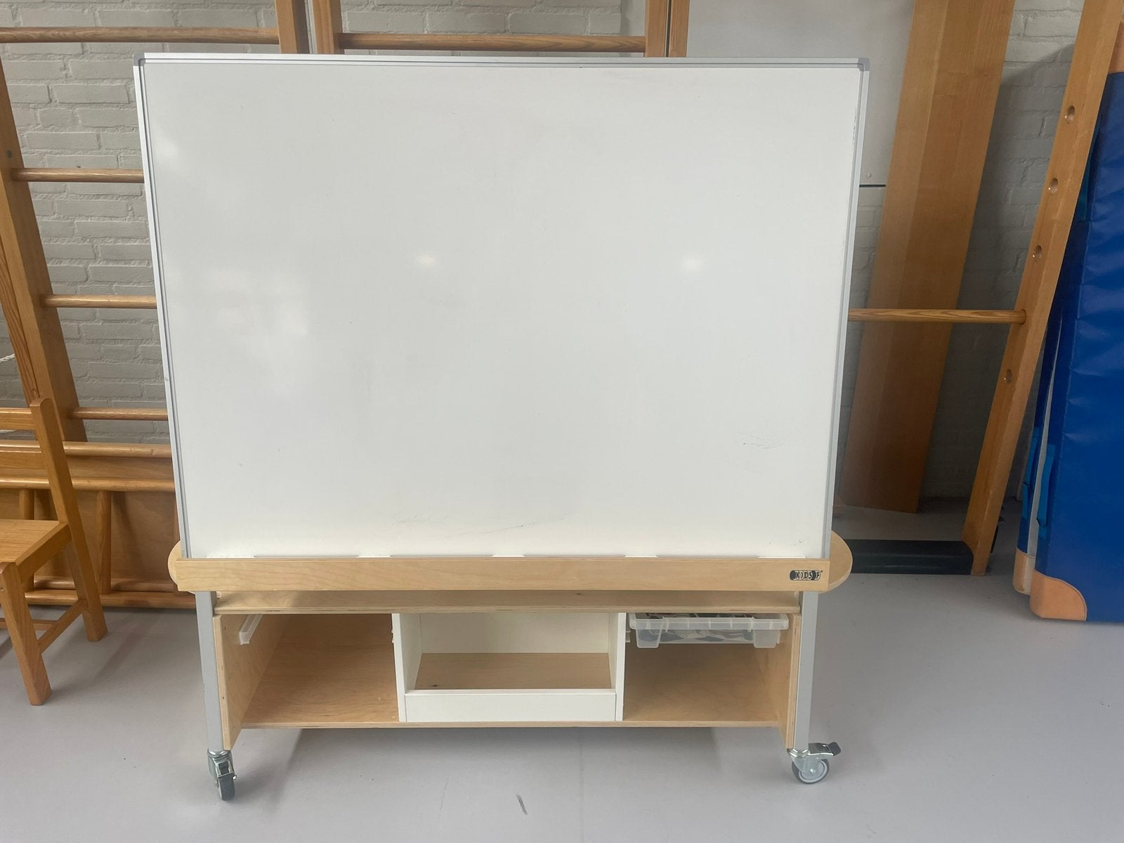 ZGAN Atelierwagen / whiteboard op wielen KIDS-F, Ophalen, Zo goed als nieuw, Whiteboard