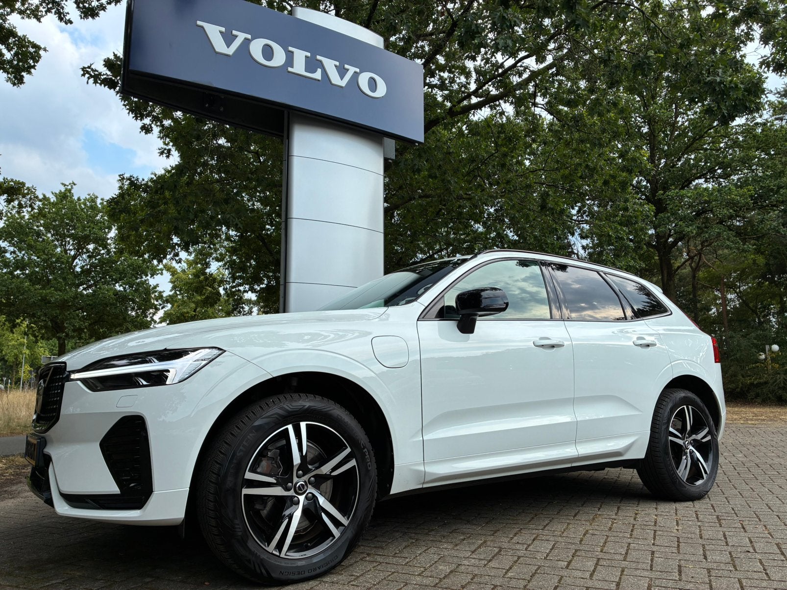 VOLVO XC60 T6 AUT LONG RANGE AWD R-DESIGN AUTOPILOT PANODAK!, Automaat, Parkeerassistent, 4 cilinders, 1969 cc