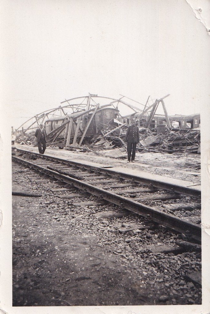 Zeldzame WO2 Foto Rotterdam – Bombardement / Maastunnel, Ophalen of Verzenden, Nederland, Foto of Poster