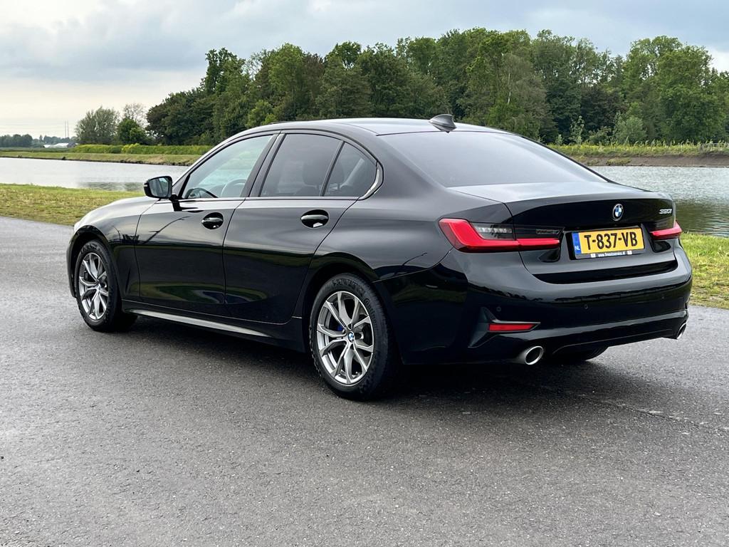 BMW 3-serie 320i High Executive Keyless, clima, stoelverwarm, Auto's, Automaat, Achterwielaandrijving, Gebruikt, Euro 6