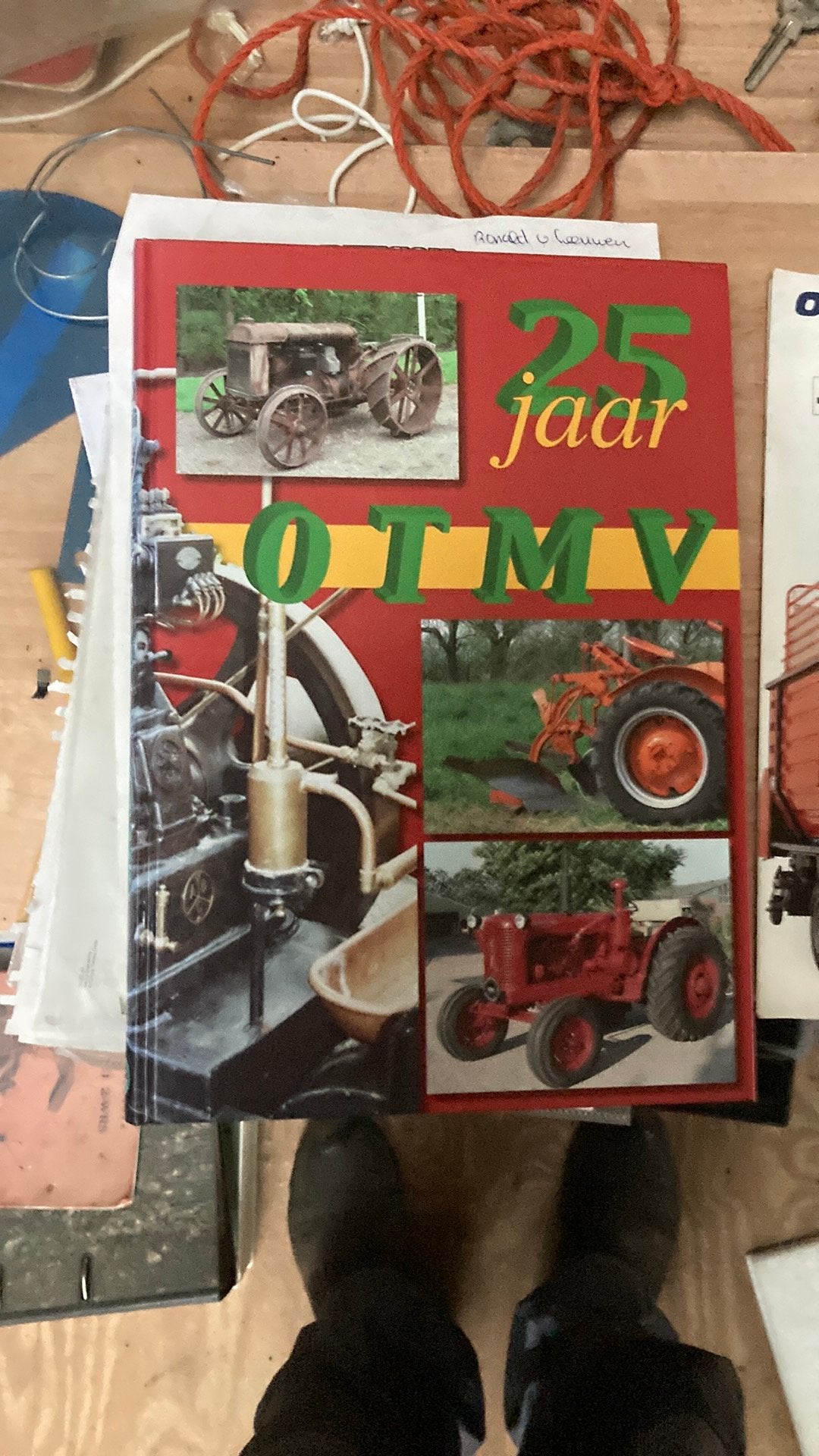 Oude traktoren 25 jaar OTMV naslagwerk over oude traktoren, Ophalen, Zo goed als nieuw, Algemeen