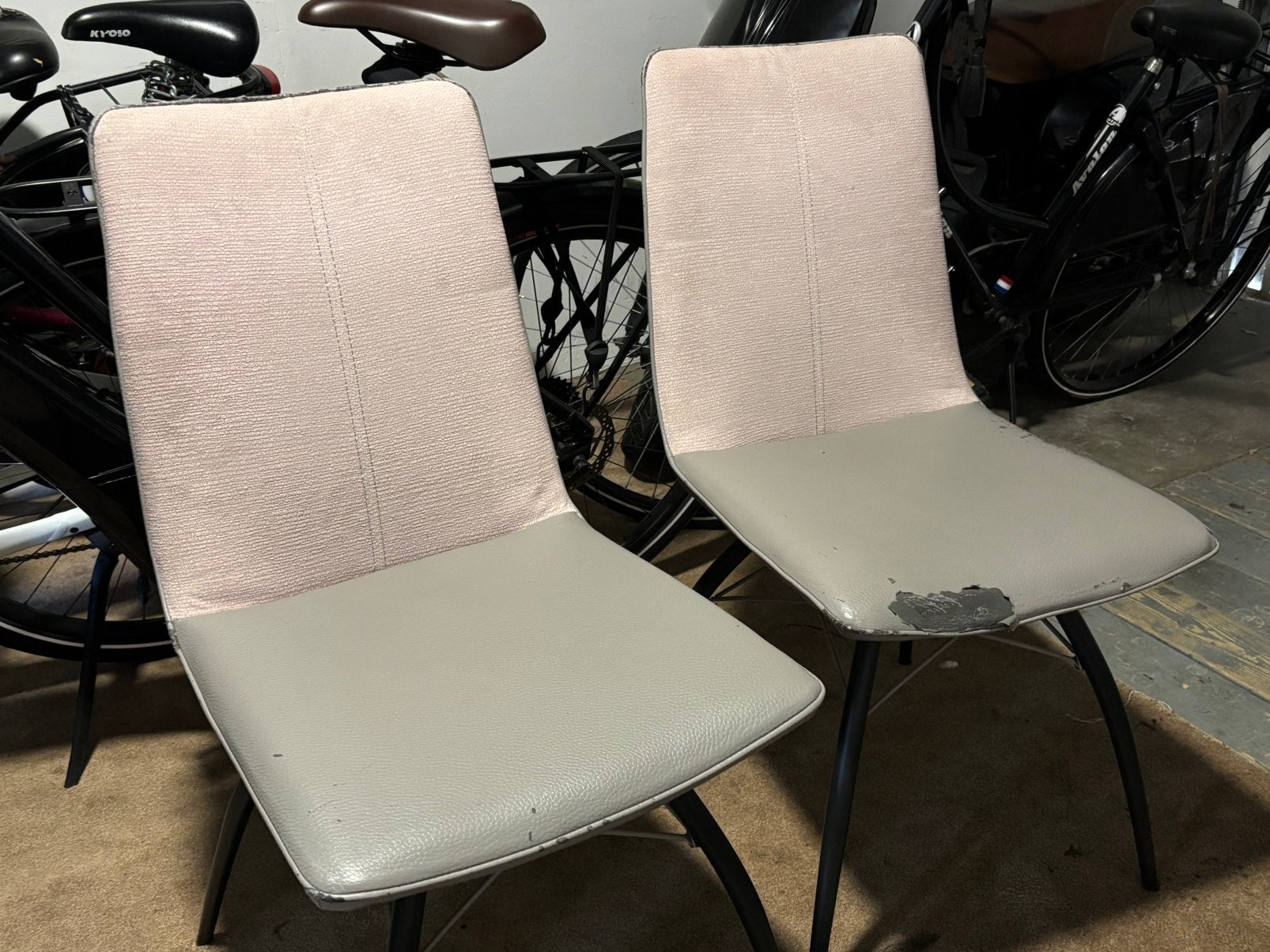 2 eetkamerstoelen, Huis en Inrichting, Stoelen, Ophalen, Stof, Gebruikt, Twee