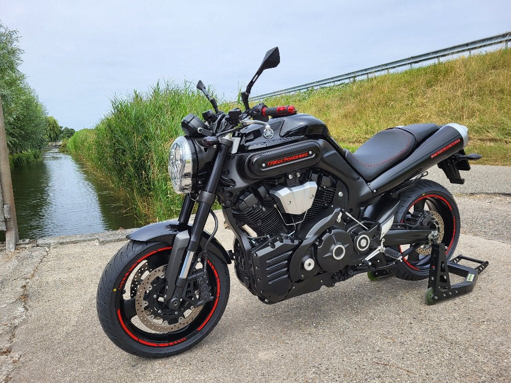 Te Koop zeldzame Yamaha MT 01 black edition, 2 cilinders, Occasion, Particulier, Meer dan 35 kW