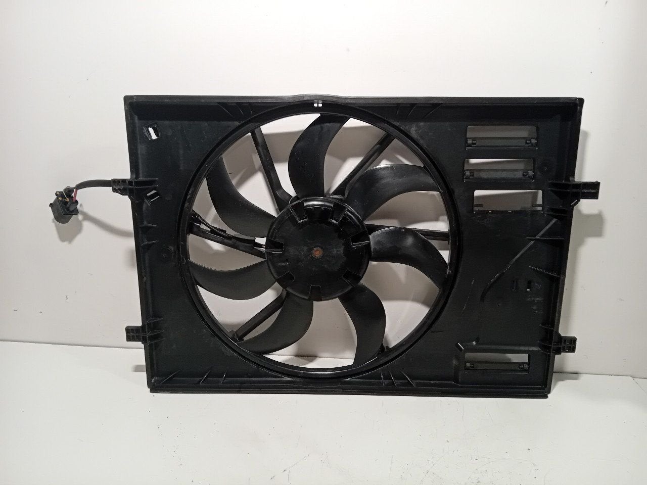 Koelventilator Volkswagen Golf, Onderdelen@venauto.nl, Van der Ven Autorecycling B.V., Gebruikt, Ettenseweg 76, 4706 PB Roosendaal, The Netherlands