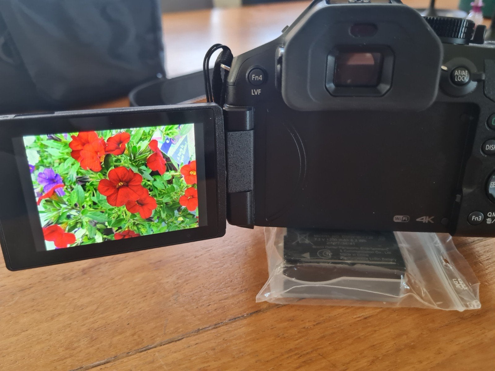 Panasonic Lumix FZ-330 met accessoires, Audio, Tv en Foto, Fotocamera's Digitaal, Panasonic, Zo goed als nieuw, Beeldstabilisatie