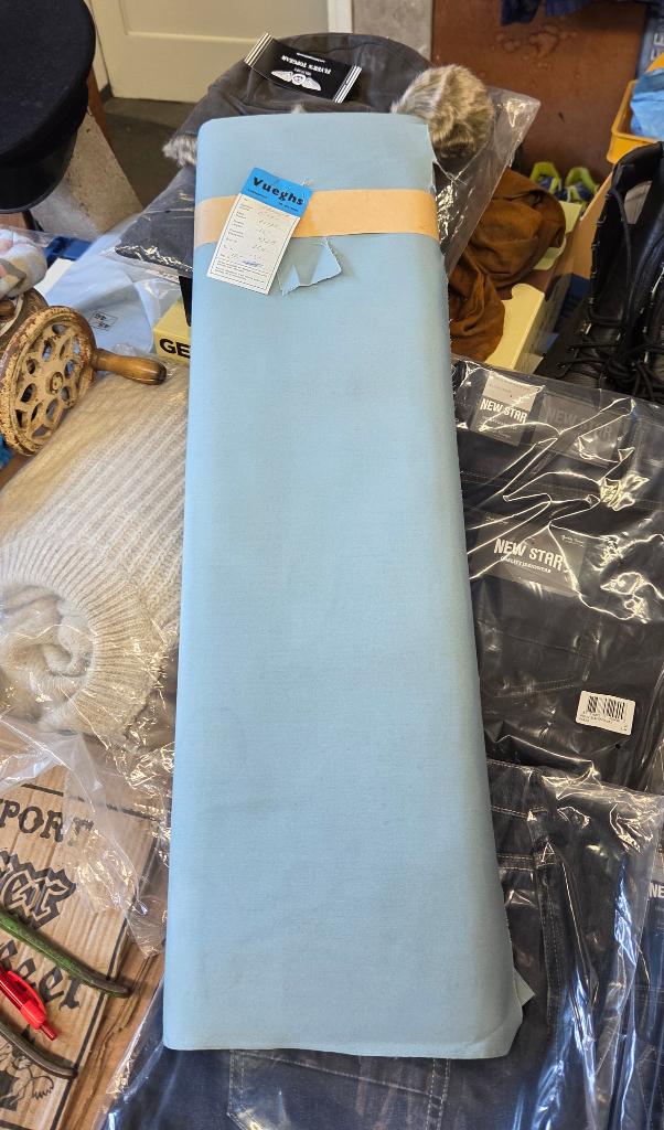 Vintage stof, laatste rol van 1 meter, oud blauw, Hobby en Vrije tijd, Stoffen en Lappen, Overige materialen, Blauw, 120 cm of meer