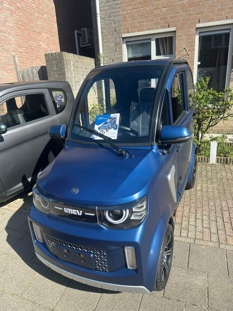Ttz luxe overdekte scootmobiel rijbewijs vrij nieuw +garanti