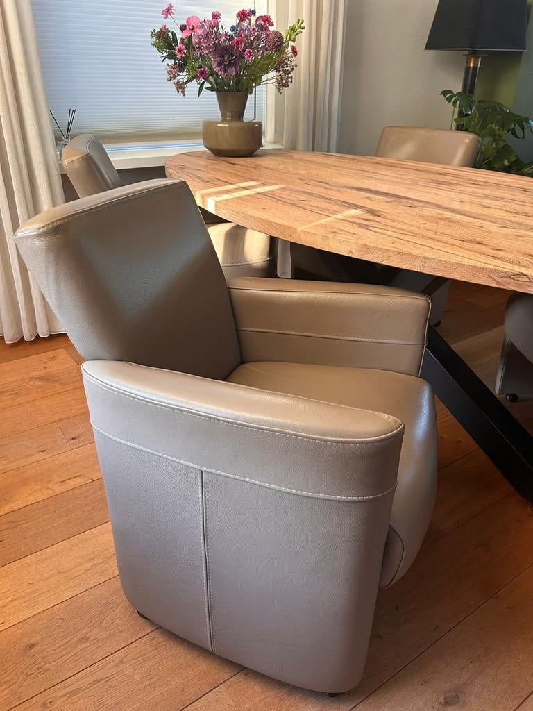 Eetkamer stoelen taupe kleur (leer), Huis en Inrichting, Stoelen, Ophalen, Gebruikt, Overige kleuren, Leer