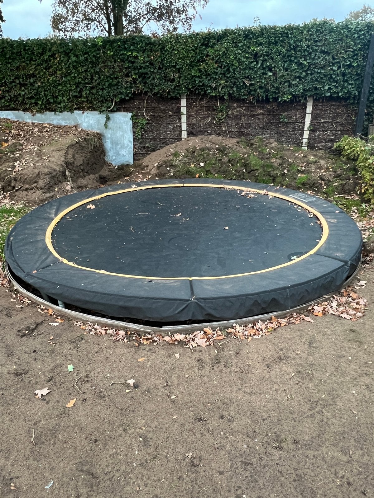 Berg trampoline 380, Ophalen, Gebruikt