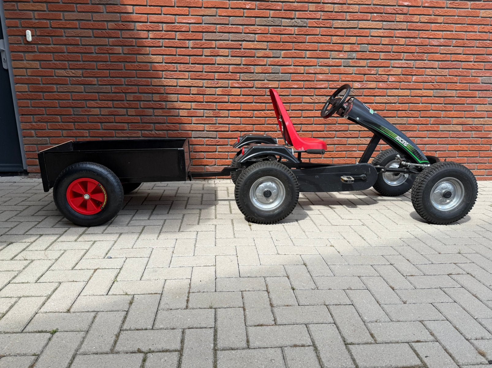 Skelter met aanhanger, Kinderen en Baby's, Speelgoed | Buiten | Skelters, Ophalen, Gebruikt, Overige merken, Met kar of aanhanger