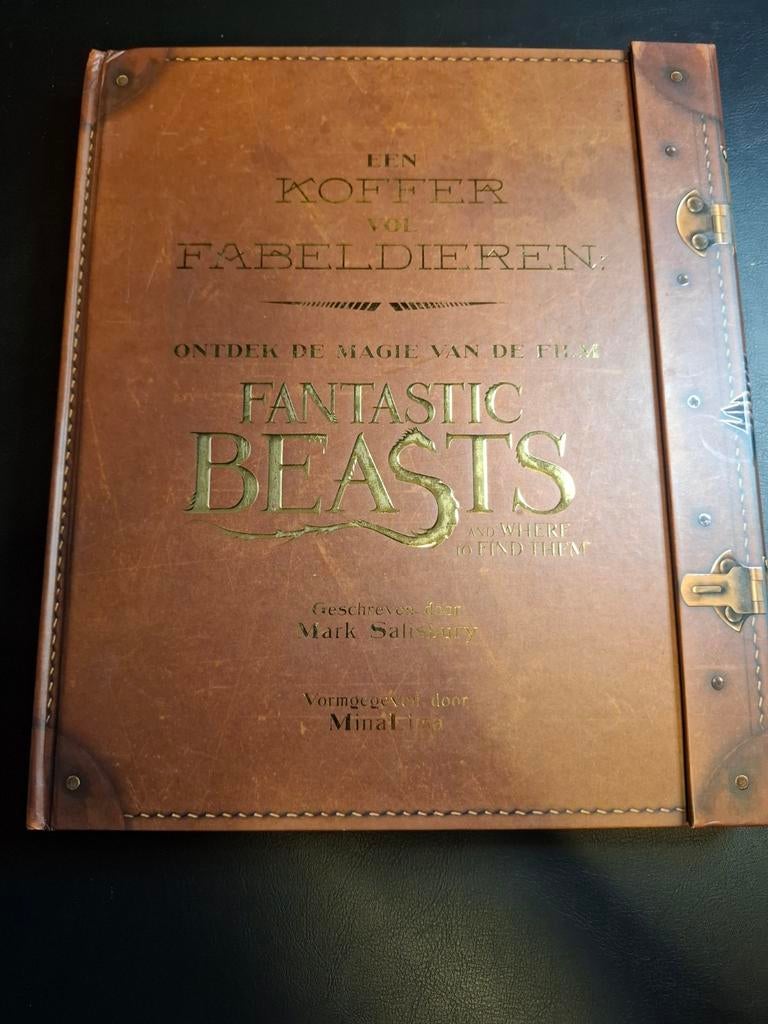 Een koffer vol fabeldieren - Fantastic Beasts, Boeken, Ophalen of Verzenden, Zo goed als nieuw, Mark Salisbury
