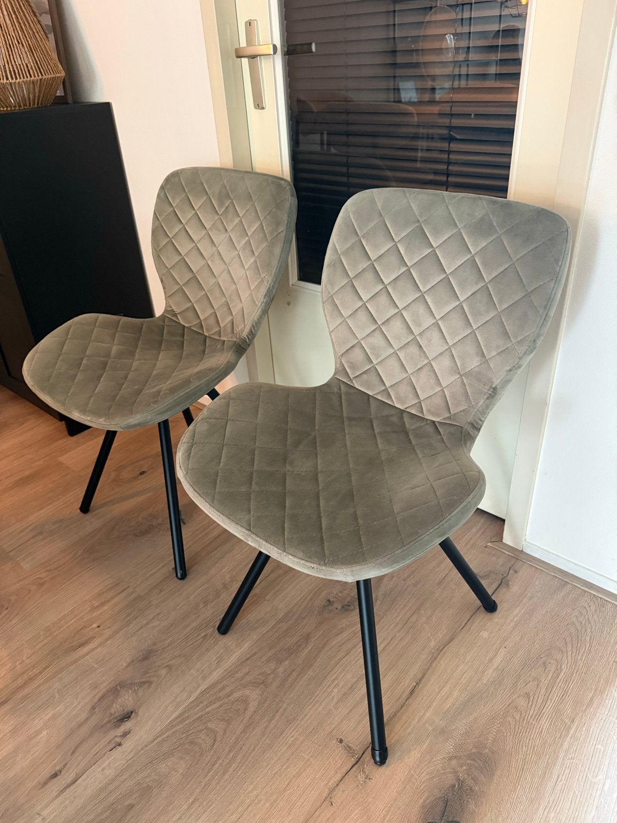 GRATIS Set van 2 gestoffeerde eetkamerstoelen, groen velvet, Huis en Inrichting, Stoelen, Gebruikt, Twee, Stof, Overige kleuren