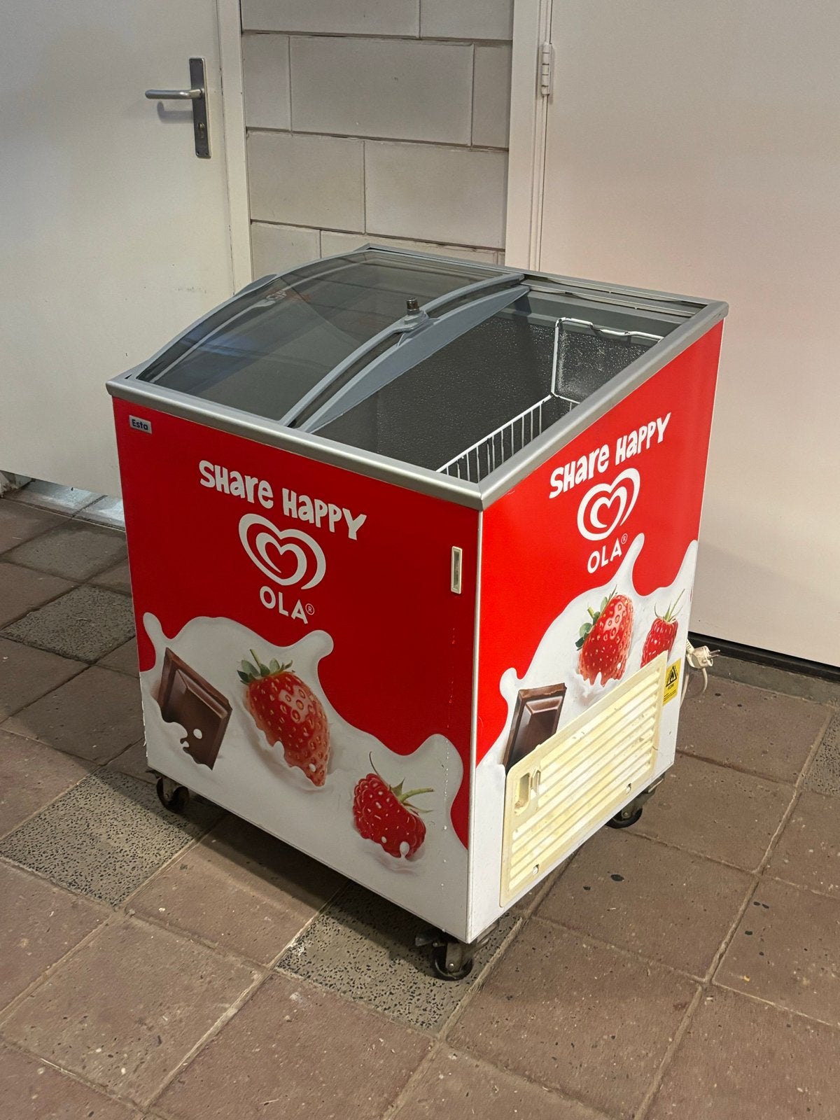OLA ijsvriezer Esta 157 liter met glazen schuifdeksels, Witgoed en Apparatuur, Ophalen, 150 tot 200 liter, Gebruikt, Met aparte vriezer