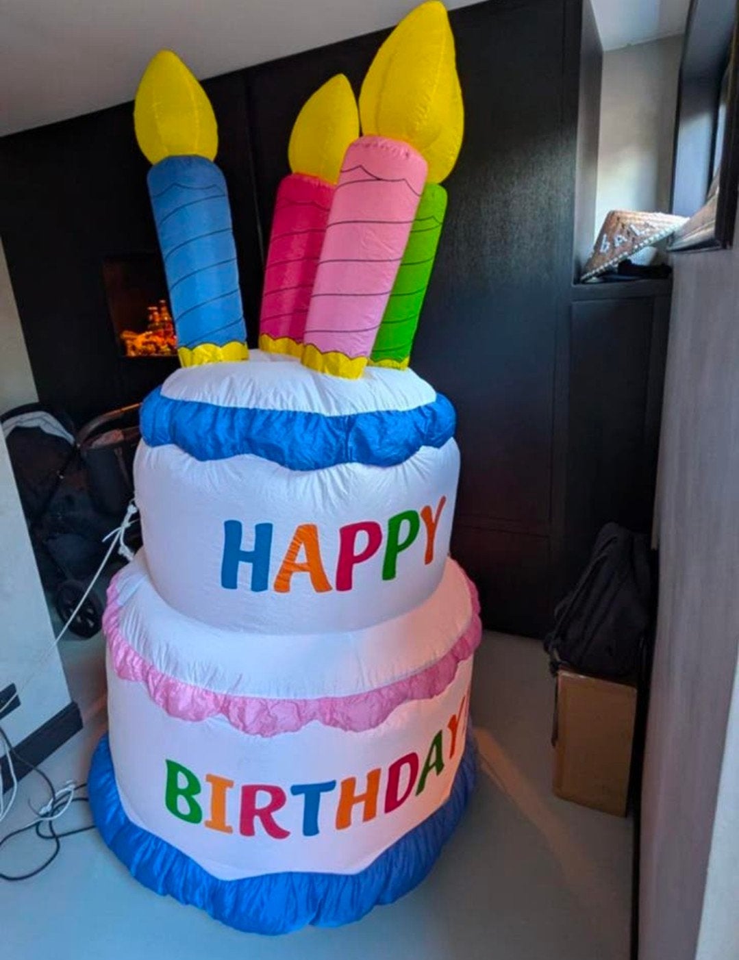 Verjaardagstaart Happy Birthday springkussen opblaasbaar, Ophalen of Verzenden, Zo goed als nieuw, Verjaardag