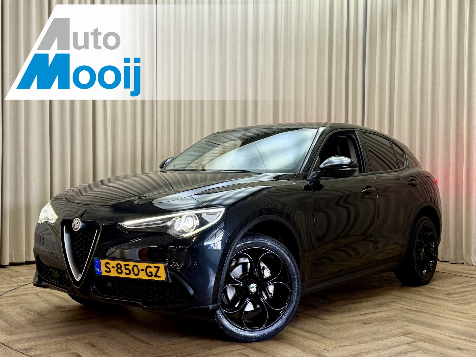 Alfa Romeo Stelvio 2.0 T AWD Super 287 PK / BLACK EDITION /, Auto's, Automaat, Met garantie (alle), 287 pk, Zwart