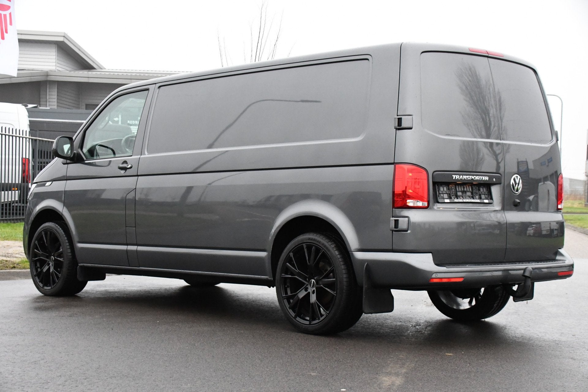 Volkswagen Transporter 2.0 TDI L2H1 30 PB Edition Highline A, Auto's, Dealer onderhouden, Gebruikt, 4 cilinders, 150 pk