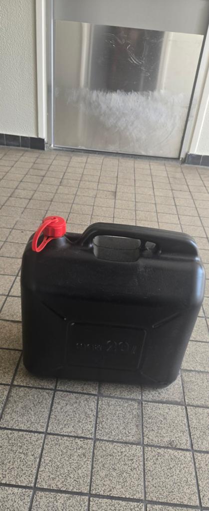Zwarte jerrycan diesel 20L - Gebruikt, Ophalen