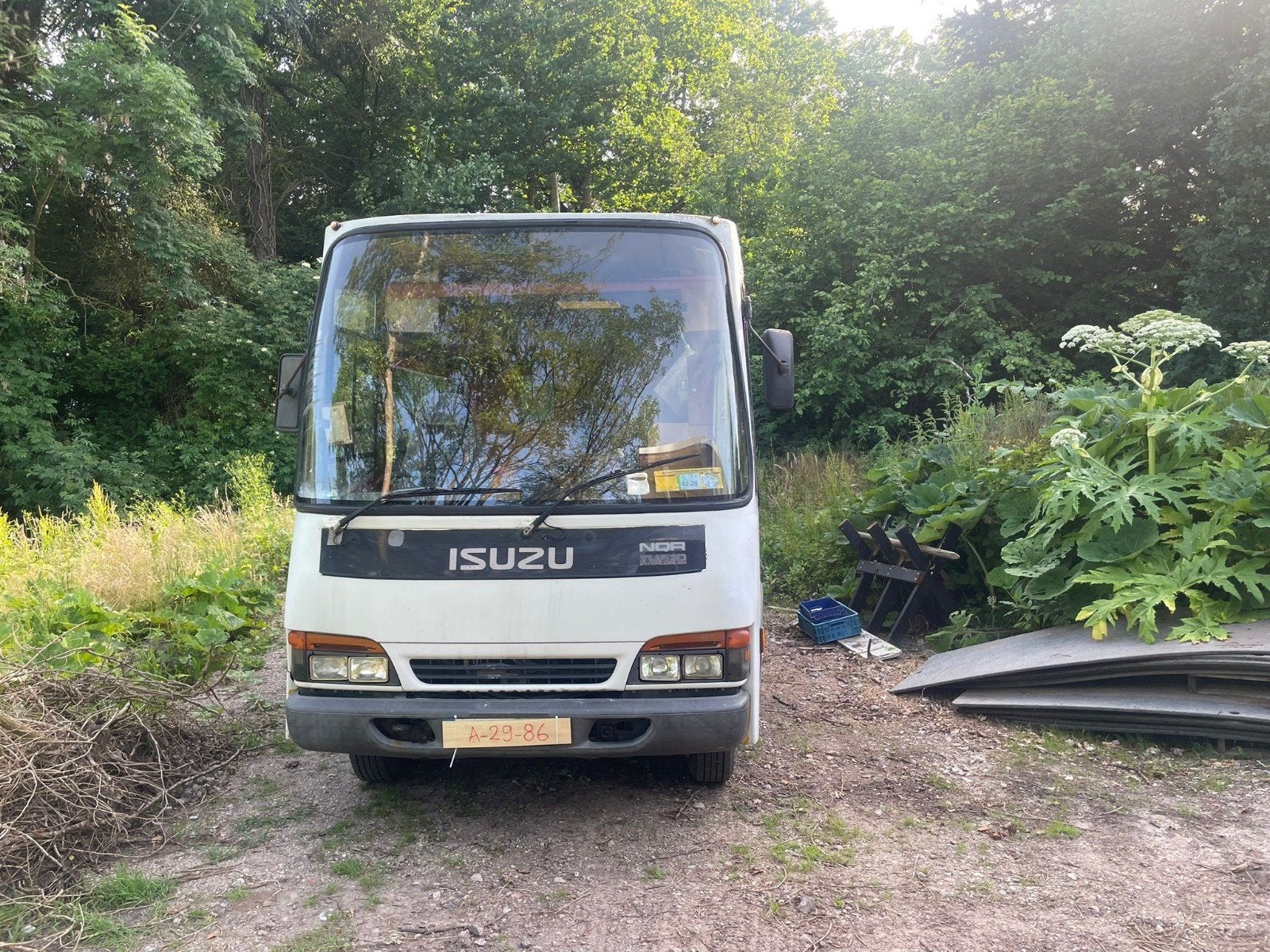 Isuzu NQR Camperproject – Rijdend, compleet en met potentie, Caravans en Kamperen, Campers, Buscamper of Camperbus, Dakluik, 7 tot 12 maanden geleden