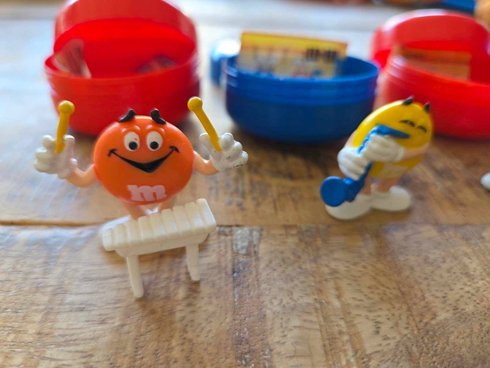 M&M's Rock Stars verzamelfiguurtjes muzikanten en strand, Ophalen of Verzenden, Zo goed als nieuw, Hardplasticfiguren