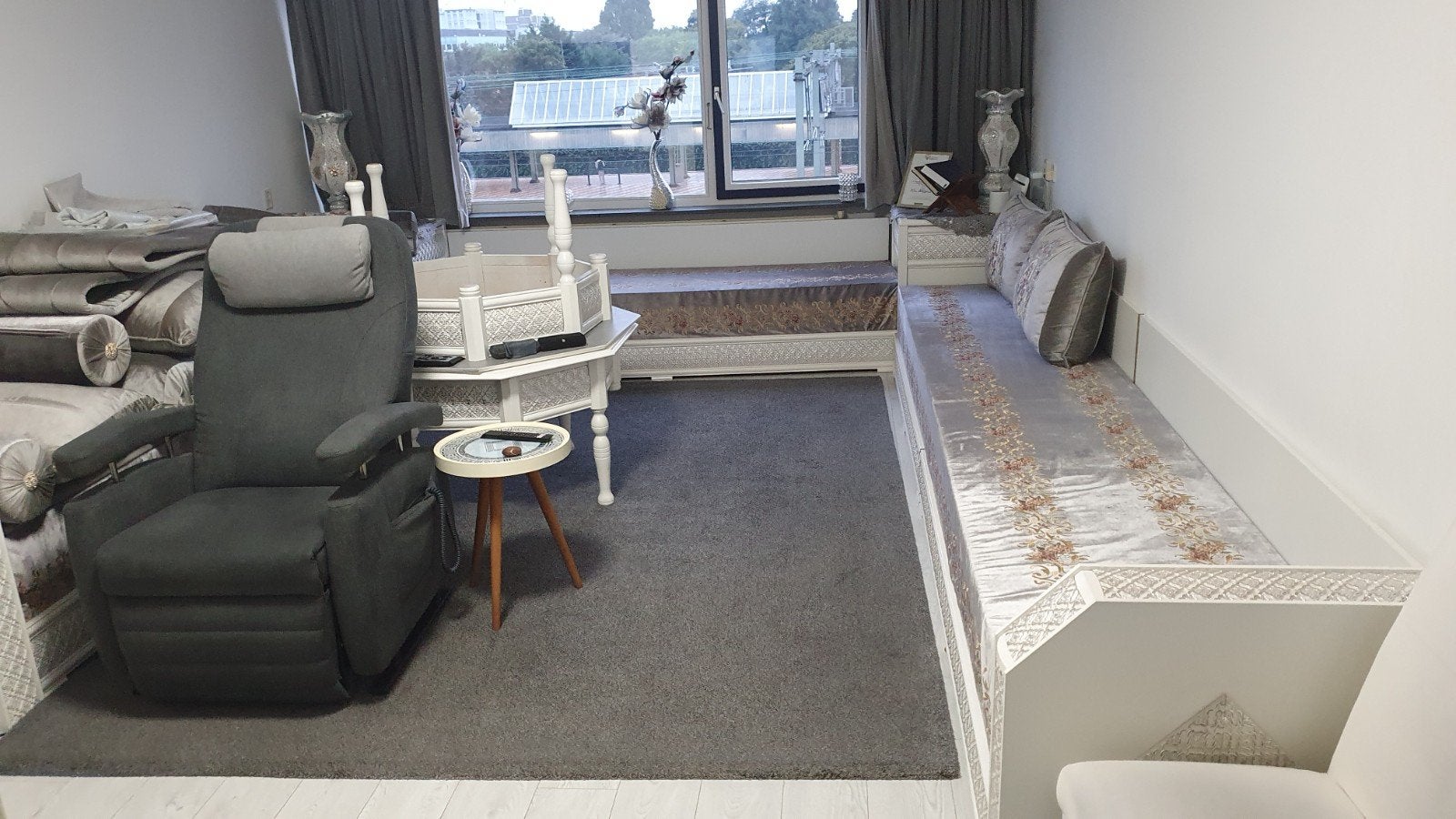 Marokkaanse banken met nieuwe bekleding en tafels, Huis en Inrichting, Ophalen of Verzenden