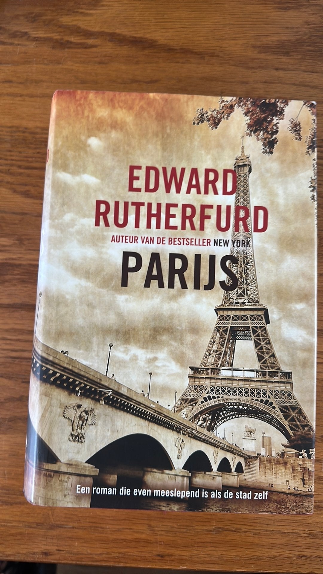 PARIJS, Auteur Edward Rutherfurd, Ophalen of Verzenden, Zo goed als nieuw, Edward Rutherfurd
