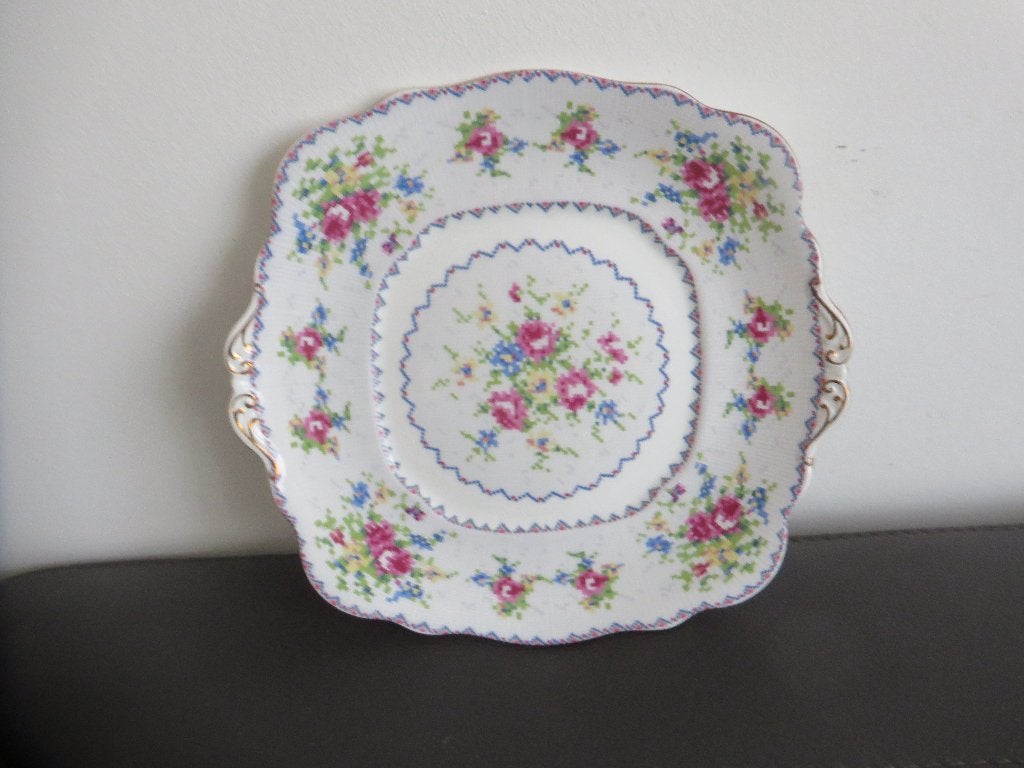 Royal Albert Engels bone china schaal, decor Petit Point, Ophalen of Verzenden, Zo goed als nieuw, Porselein, Bord of Schaal