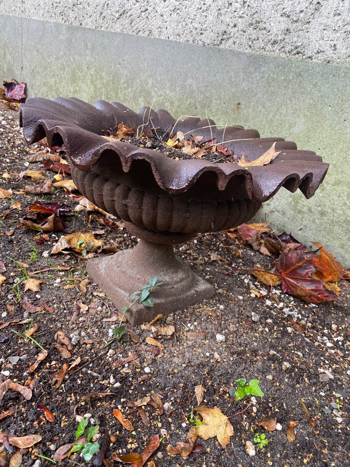 Twee stuks gietijzeren plantenbakken, 25 cm hoog, Ophalen, Gebruikt, Minder dan 30 cm, Balkon