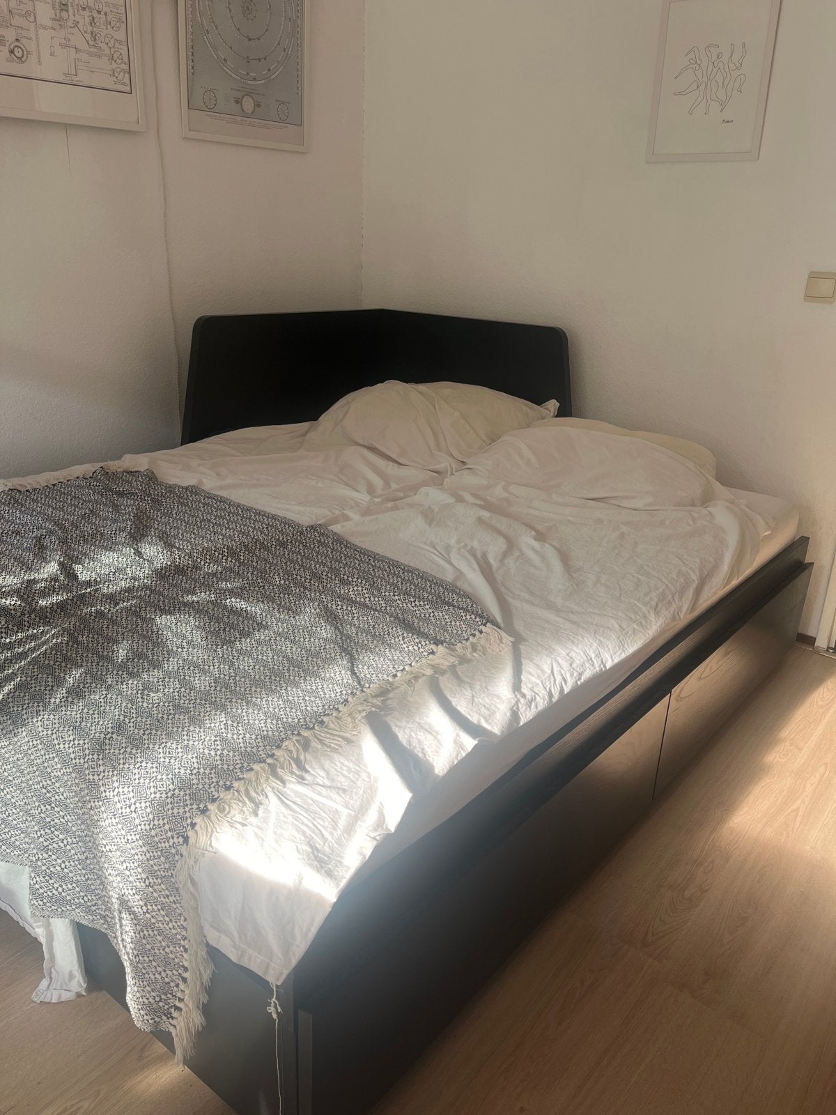 IKEA FLEKKE bedbank met lades - Zwart, Huis en Inrichting, Slaapkamer | Bedden, Ophalen, Zwart, Tweepersoons, 80 cm