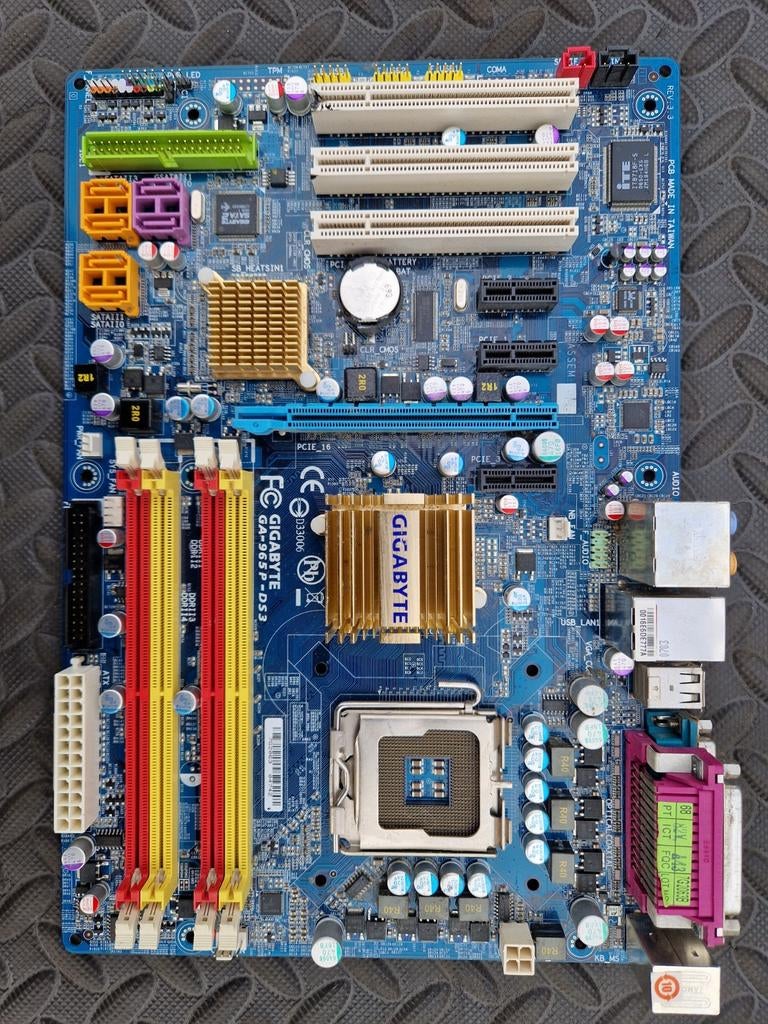 Gigabyte GA-965P-DS3 Moederbord - Socket 775, DDR2, Computers en Software, Moederborden, Gebruikt, Ophalen of Verzenden, DDR2