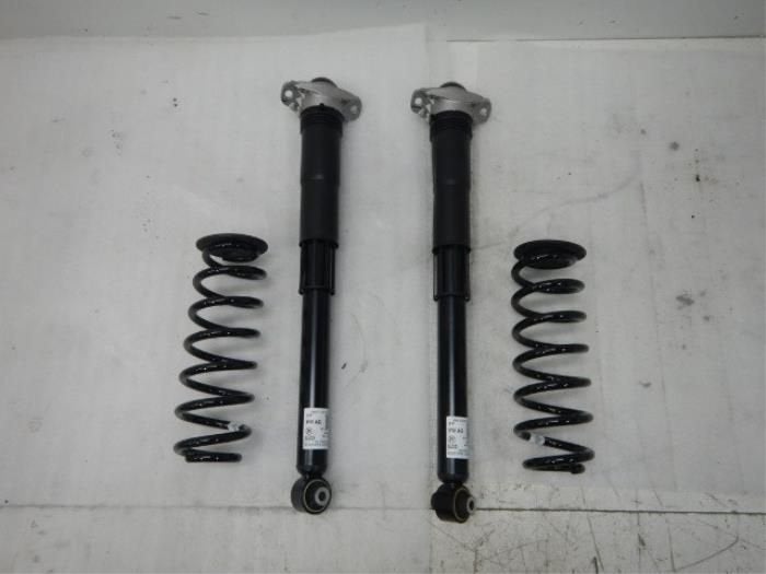 VW Golf 8 GTI Schokdemper Schokbreker Set Achterzijde L+R, Ophalen of Verzenden, Gebruikt