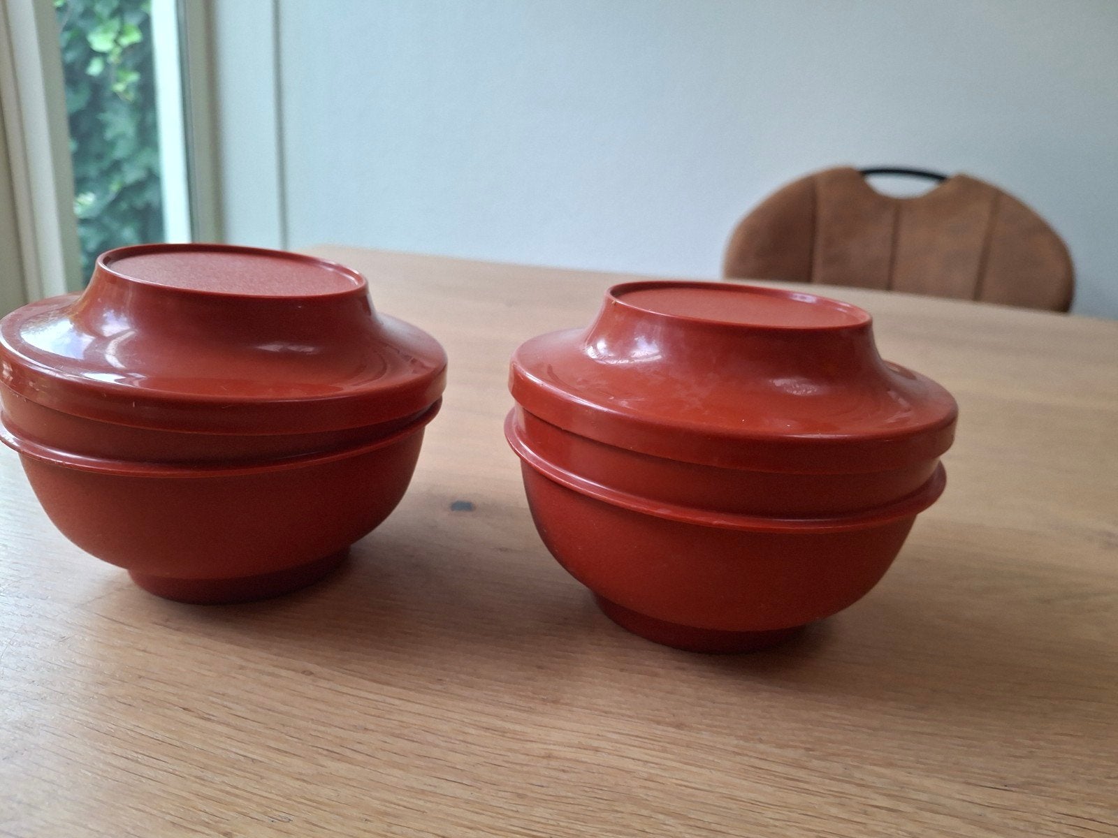 Roodbruine Tupperware bakjes met deksel - Set van 2, Gebruikt, Ophalen of Verzenden, Met deksel, Bak of Kom