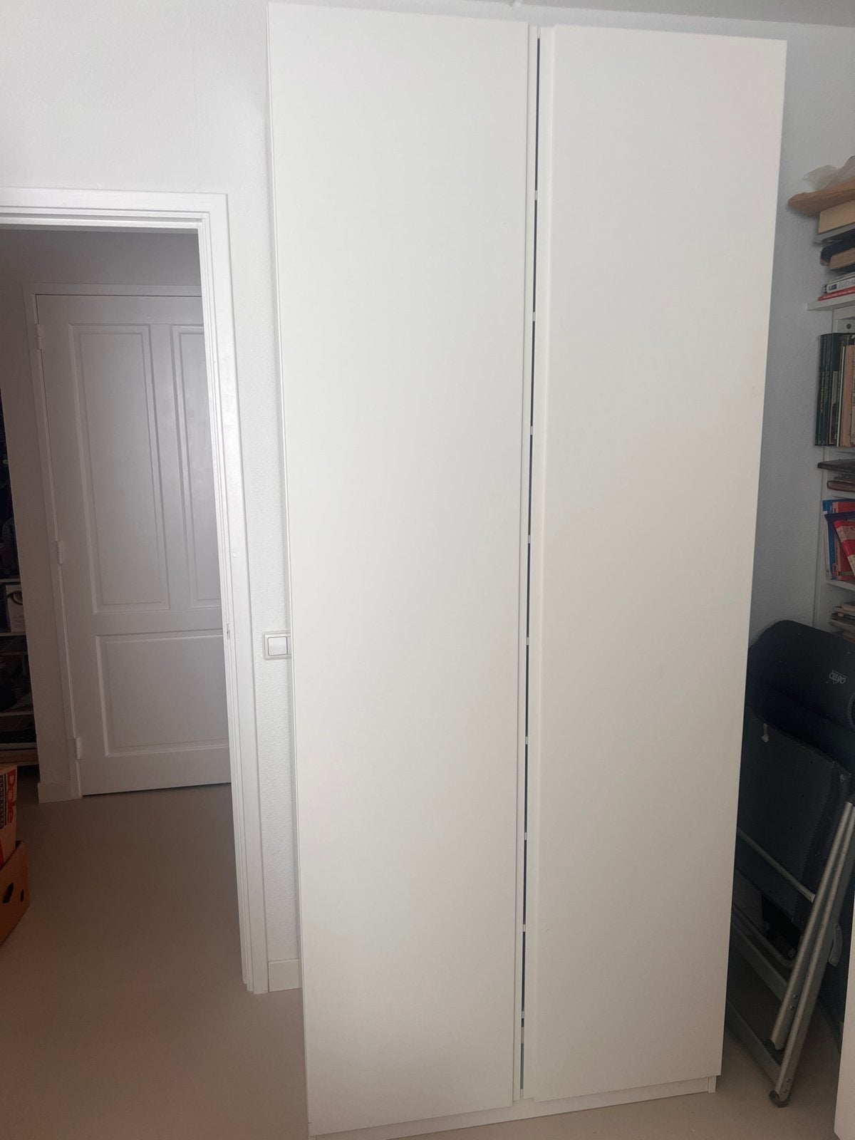 Witte kast met 9 schappen, 60 diep, 100 breed, Ophalen, Overige materialen, Gebruikt, 100 tot 150 cm