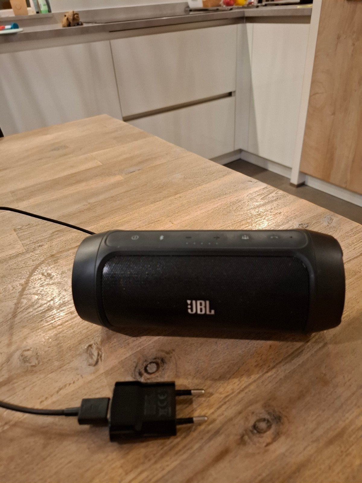 JBL Charge 2 draagbare Bluetooth speaker met lader, Gebruikt, JBL, Overige typen, Ophalen of Verzenden