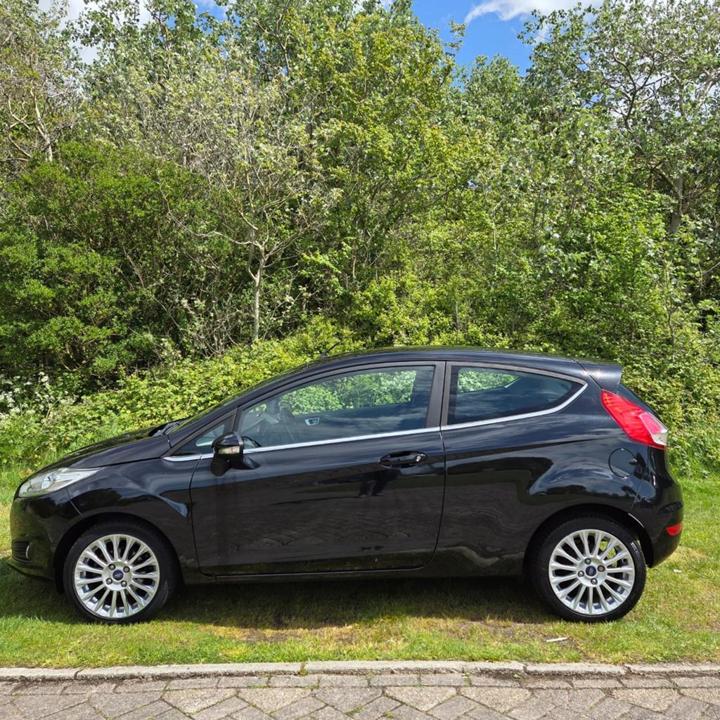 Ford Fiësta 1.0 80PK 3D S/S 2013 Zwart, Auto's, 945 kg, Euro 5, Stof, 31 €/maand