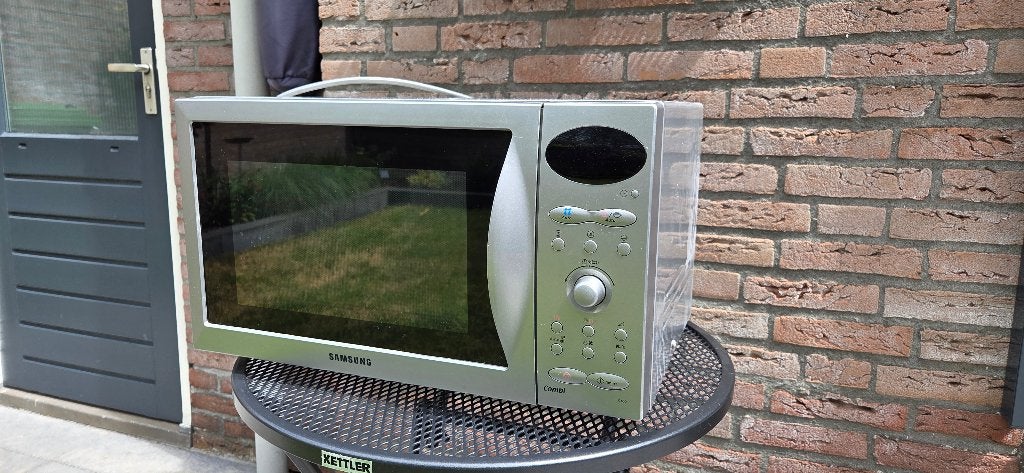 Te koop Samsung C100 combimagnetron, Ophalen, Combimagnetron, Gebruikt, Draaiplateau