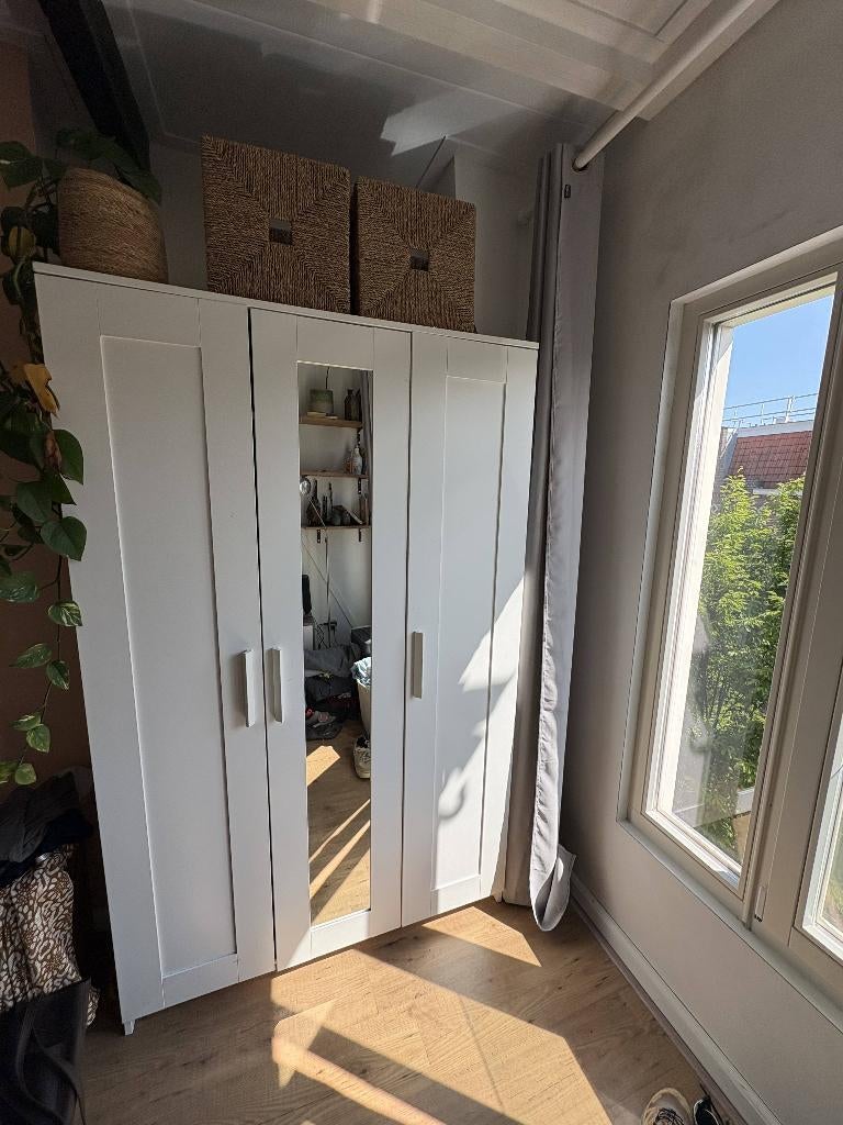 Brimnes kast GRATIS ophalen Amsterdam, Huis en Inrichting, Kasten | Kledingkasten, Ophalen, Overige materialen, Met deur(en), Gebruikt