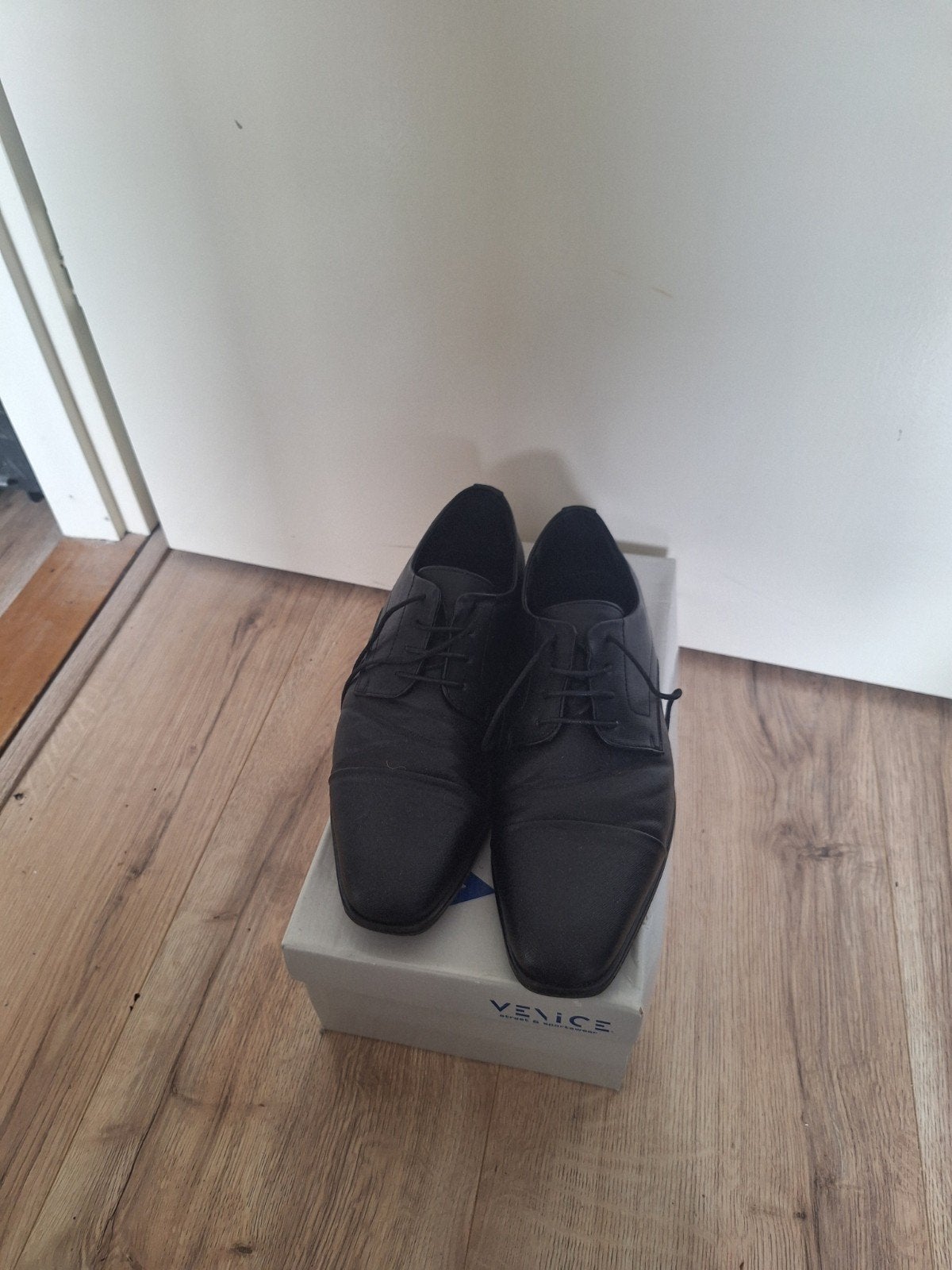 Nette zwarte veterschoenen van Venice, Ophalen, Zwart, Zo goed als nieuw, Venice