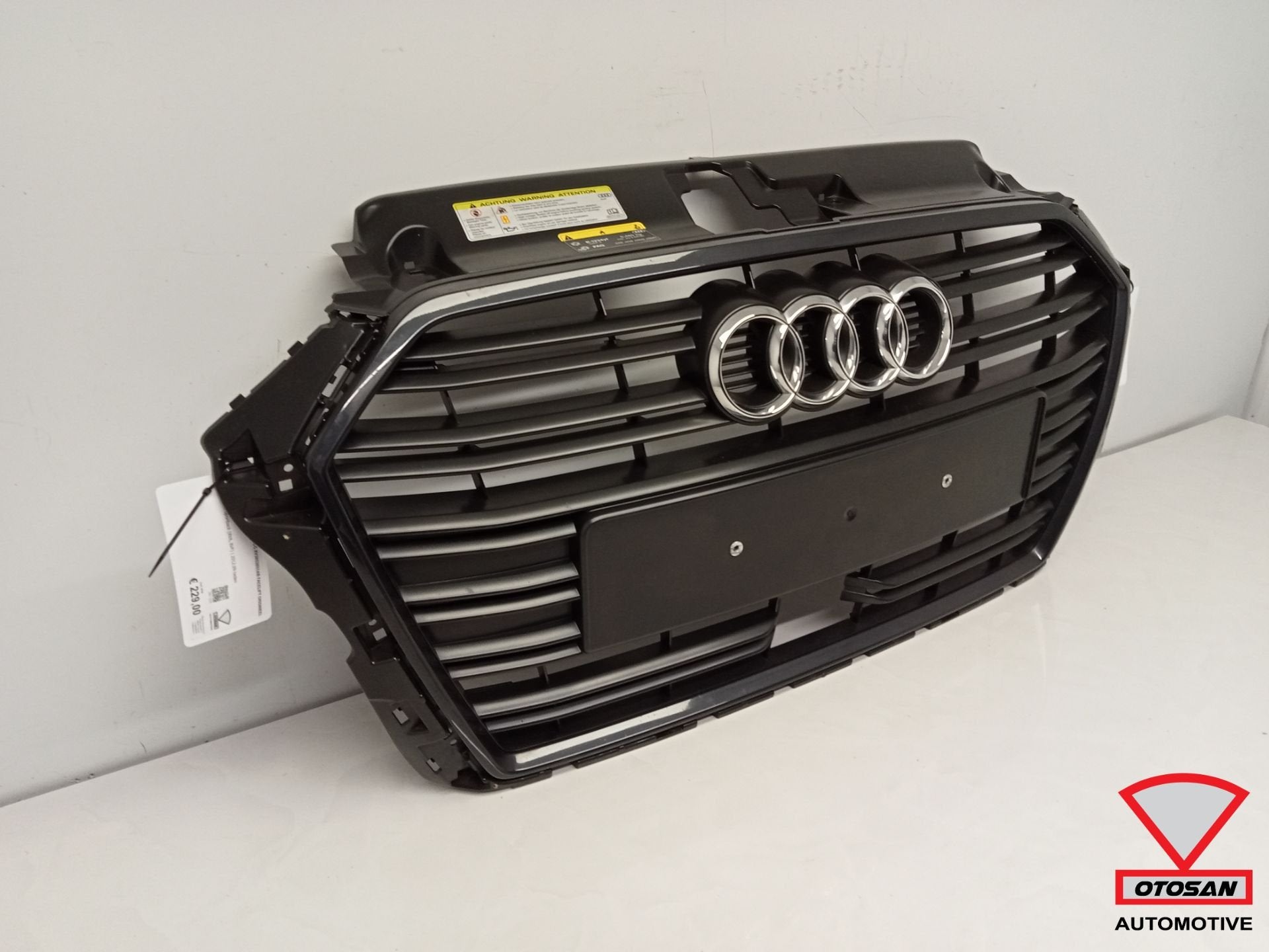 Audi A3 8V Grille Facelift ACC S-Line Origineel, Auto-onderdelen, Gebruikt, Voor, AUDI AG, Auto-Union-Strasse 1
85045  Ingolstadt, DE