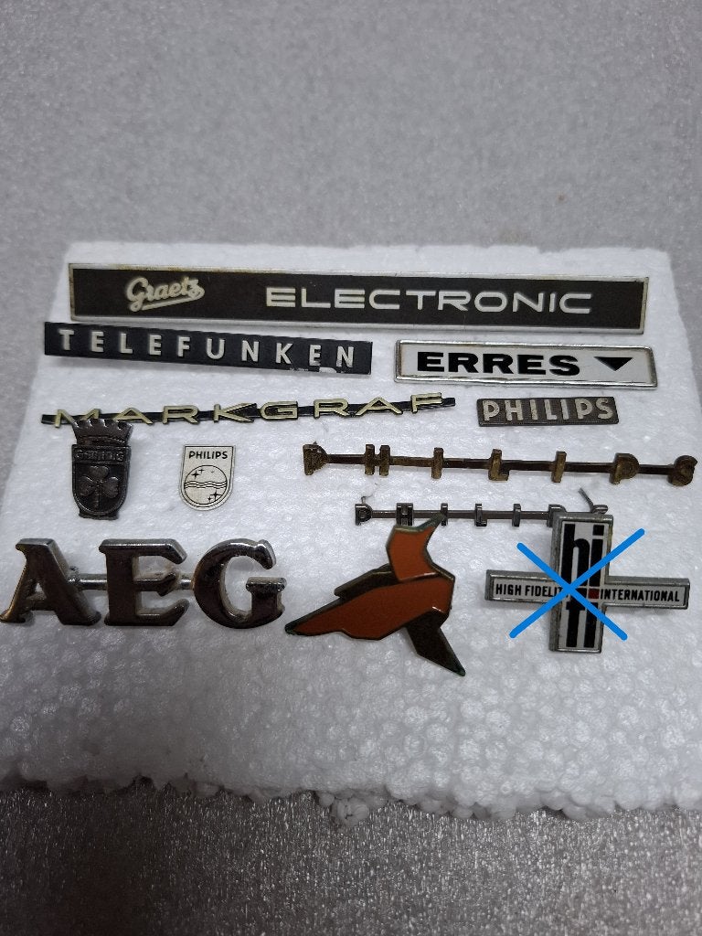 Emblemen, logo`s, typeplaatjes, merkplaatjes, Merken, Ophalen of Verzenden, Gebruikt, Gebruiksvoorwerp