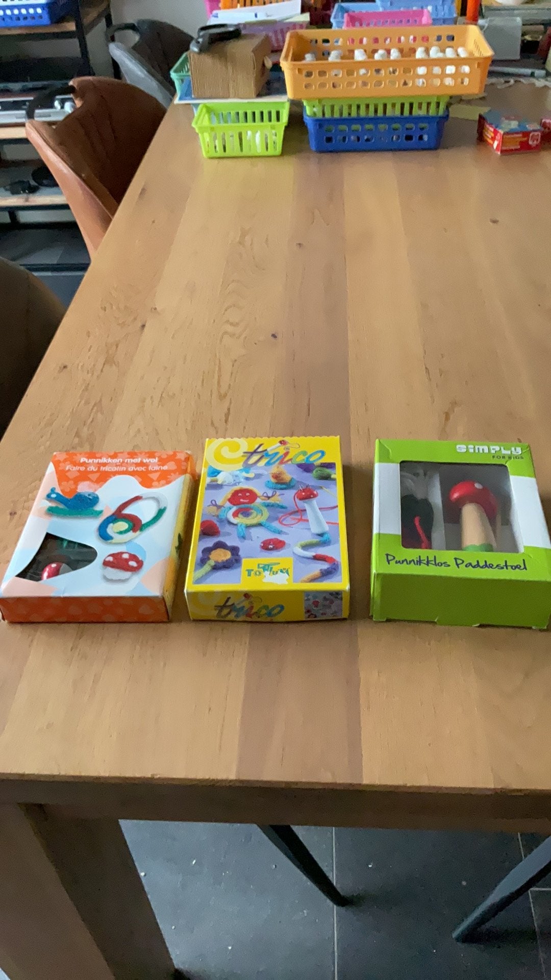 3 mooie setjes met punnikklosjes compleet, Boeken, Verzenden, Zo goed als nieuw