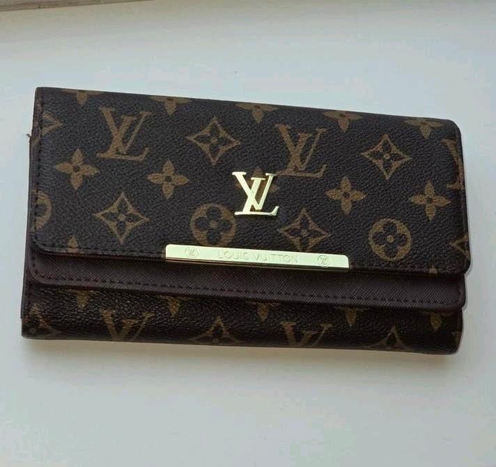 Louis Vuitton Bruin Monogram Canvas wallet €20, Ophalen of Verzenden, Zo goed als nieuw, Bruin, Overige merken