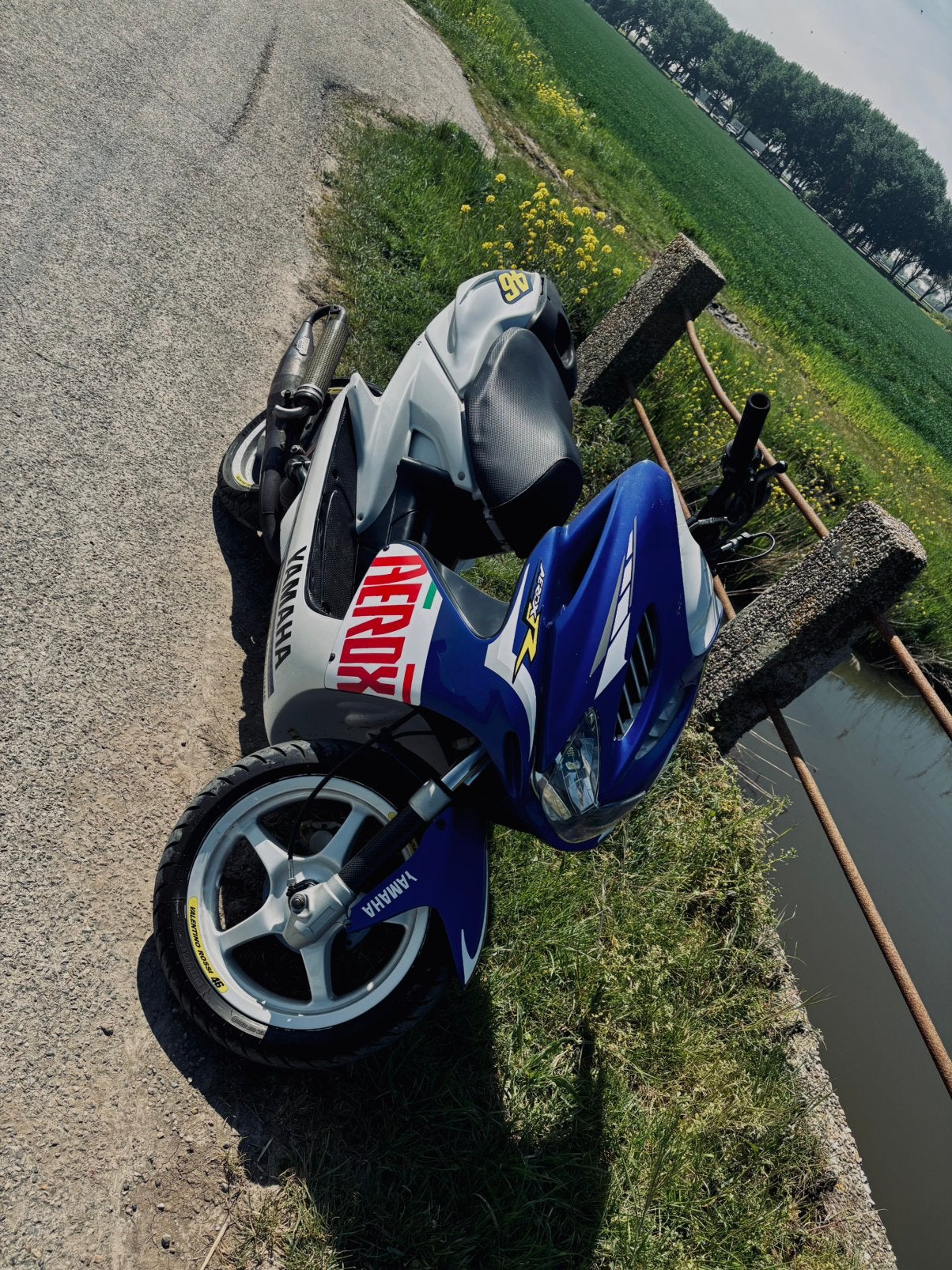 Yamaha aerox 70cc, Fietsen en Brommers, Ophalen, Zo goed als nieuw, Tweetakt, Aerox