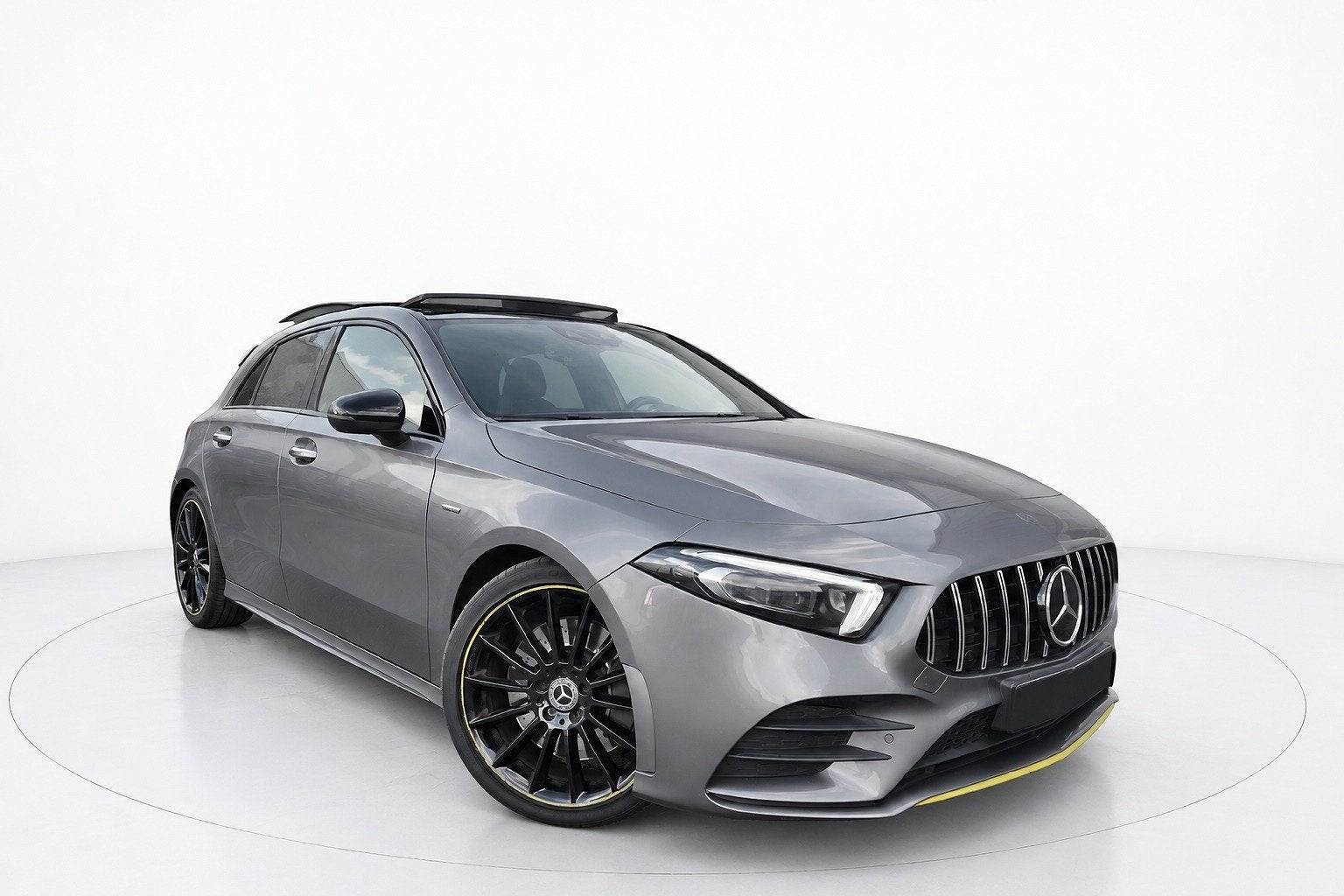 Mercedes-Benz A-klasse 250 AMG EDITION ONE PANO SFEER HUD, Auto's, Dealer onderhouden, 15 km/l, Gebruikt, 4 cilinders