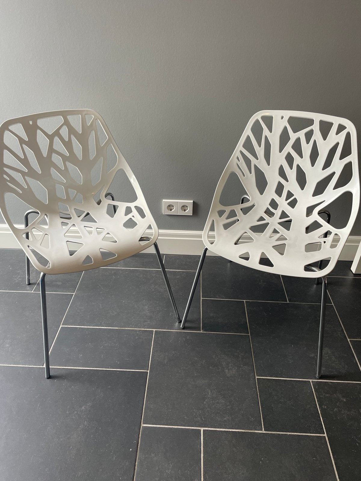 4 Leuke Witte/Zilveren Stoelen, Huis en Inrichting, Ophalen, Kunststof, Gebruikt, Wit
