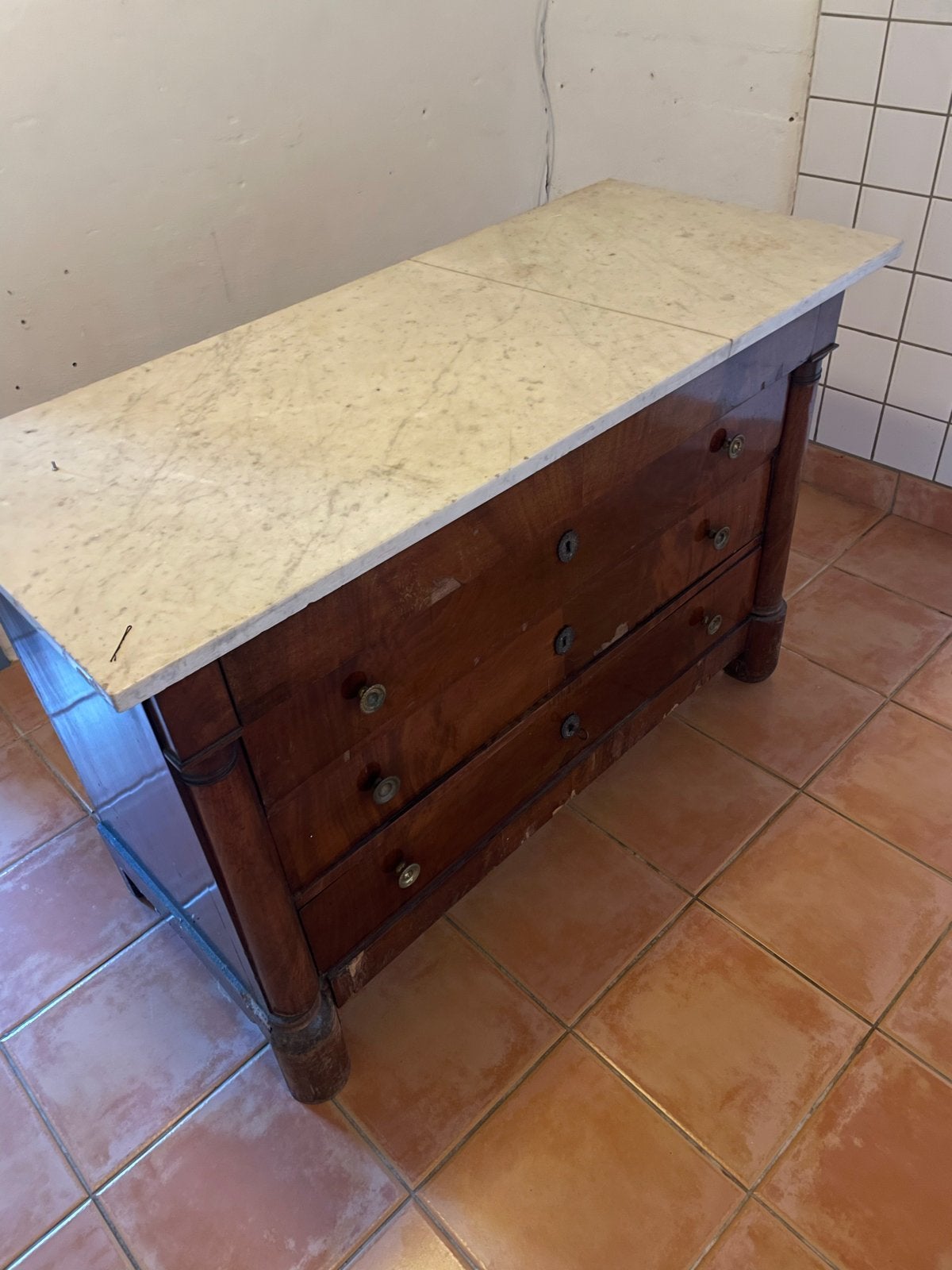 Brocante Franse commode met marmeren blad, Antiek en Kunst, Ophalen