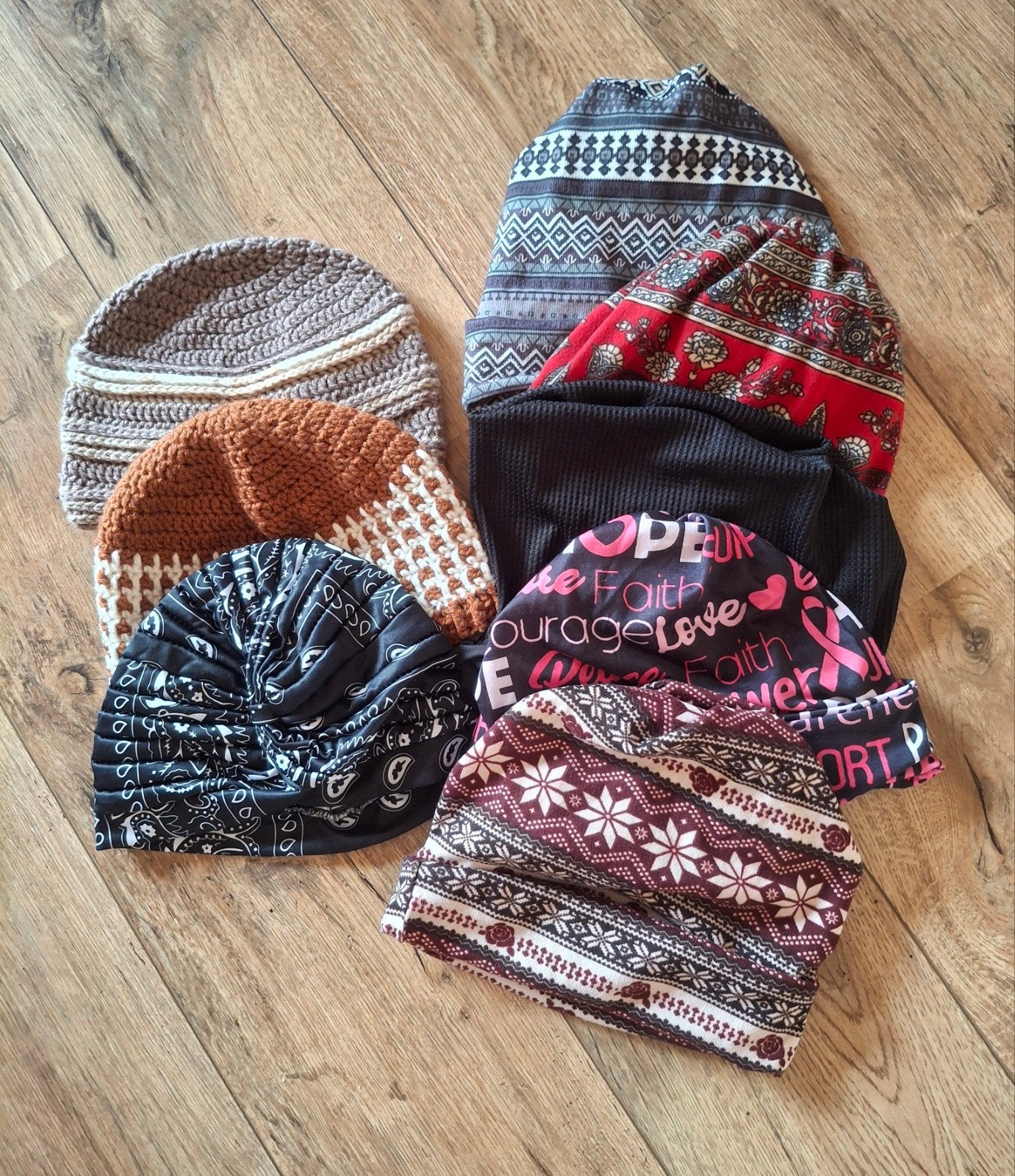 8 leuke mutsjes, Ophalen of Verzenden, Zo goed als nieuw, One size fits all