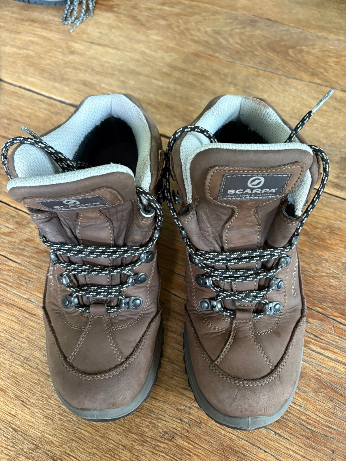 Scarpa bergschoenen leer/ gore-tex mt 38, Ophalen of Verzenden, Zo goed als nieuw, Schoenen